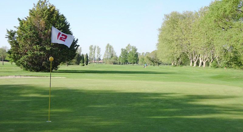 UGolf Avignon Chateaublanc景点图片