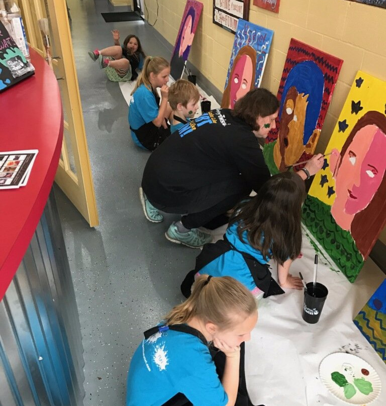 Painting with a Twist-格兰伯里必去景点