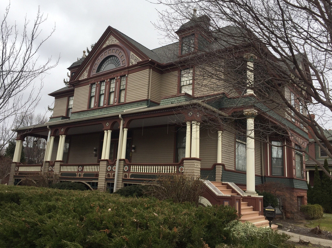 Center Avenue Historic District景点图片