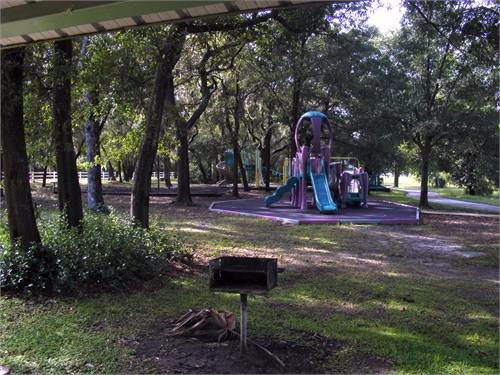 Twin Lakes Park景点图片