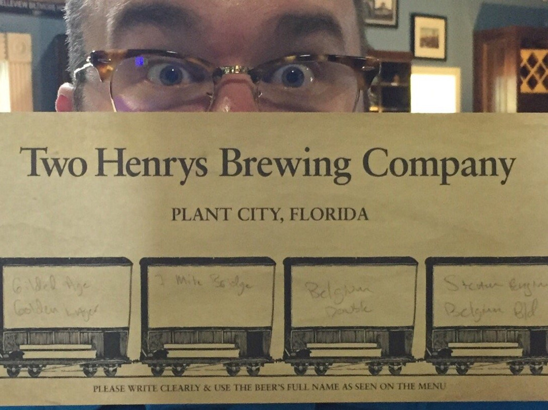 Two Henrys Brewing Company Tasting Room-普兰特城必去景点