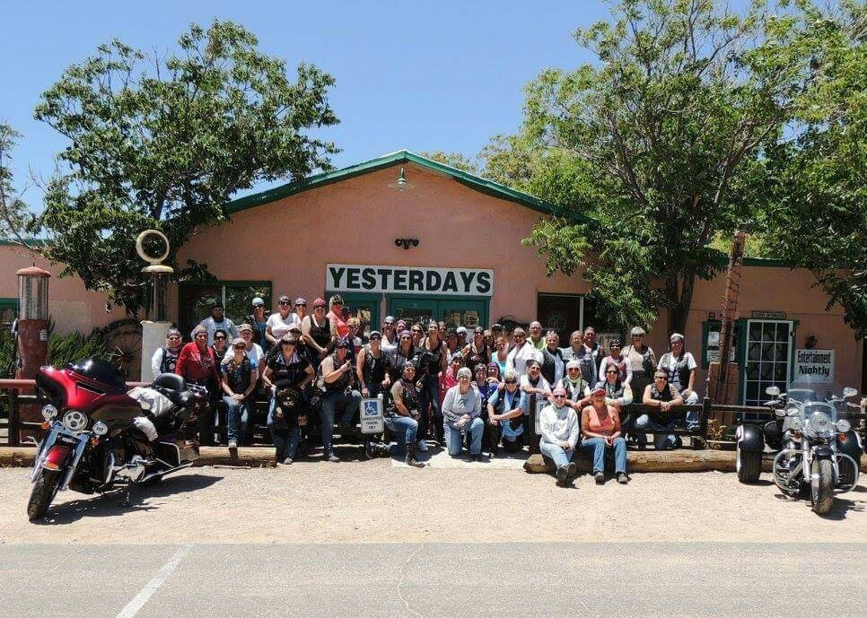 White Hills餐馆和美食-Yesterdays Restaurant
