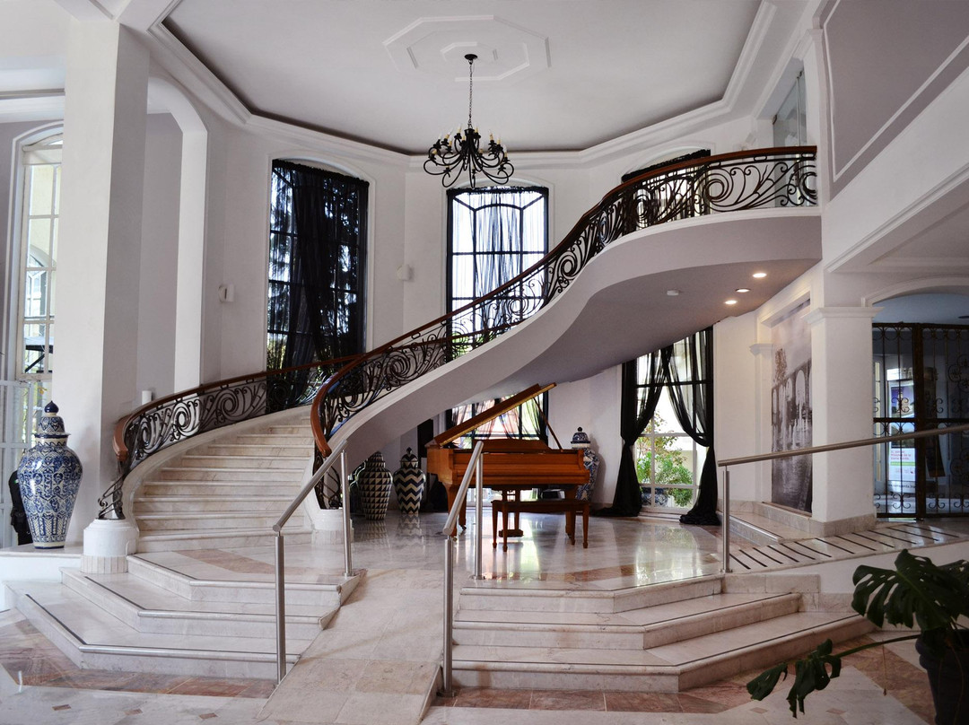 Plaza Camelinas Hotel