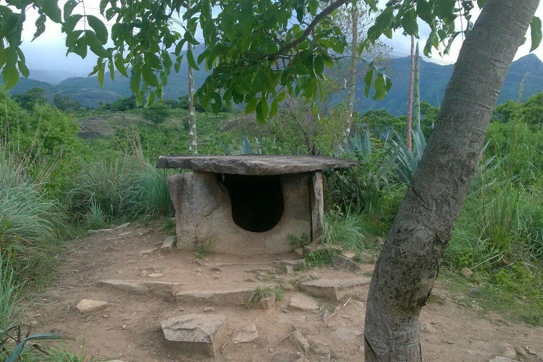 Muniyara Cave景点图片