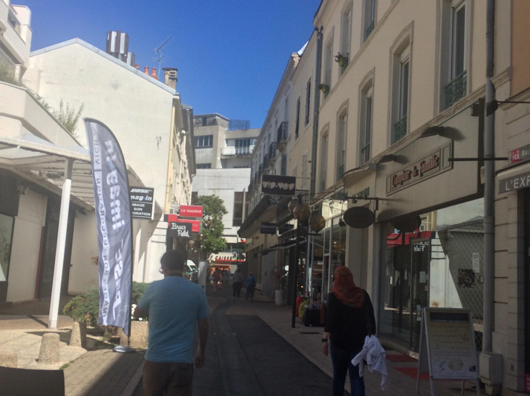 Aux Marocains-维希必去景点