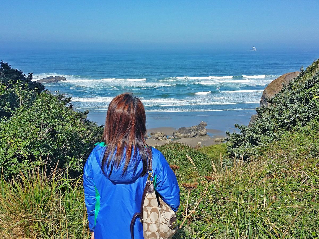 Tillamook Rock Lighthouse-坎农比奇必去景点