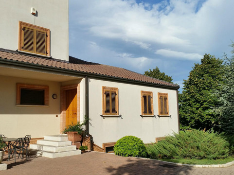 Civitanova Alta酒店住宿-Il Mandorlo B&B