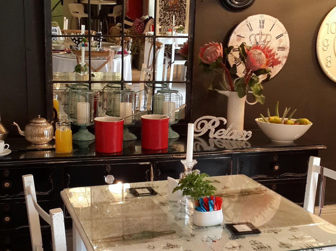 Emantlaneni Guest House主图