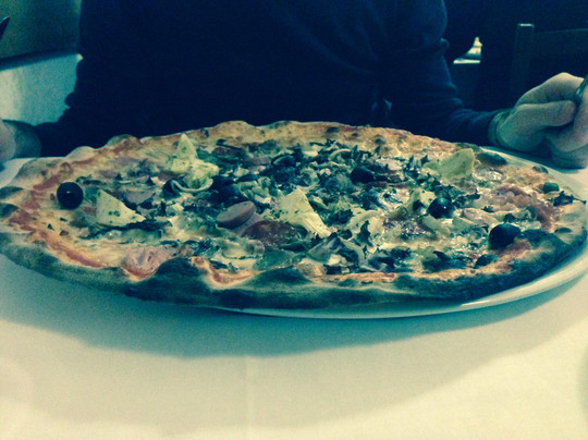 Azzanello餐馆和美食-Pizzeria Trattoria "Il Girasole"