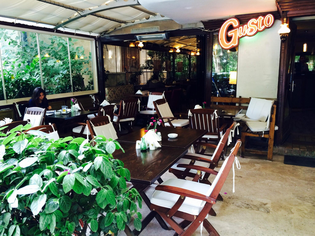Denizkoy餐馆和美食-Gusto Restaurant
