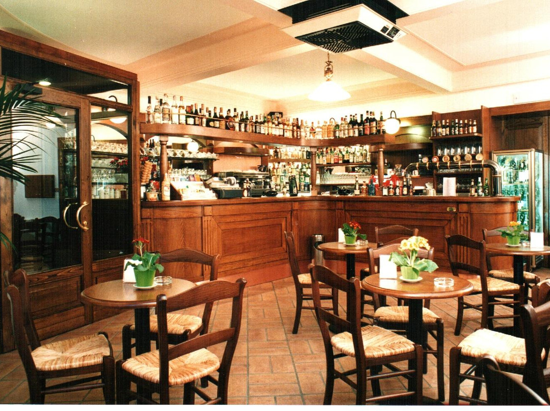 Pizzeria Bar Cocktails Cacciatori