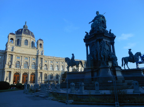 Maria Theresia Denkmal-维也纳必去景点