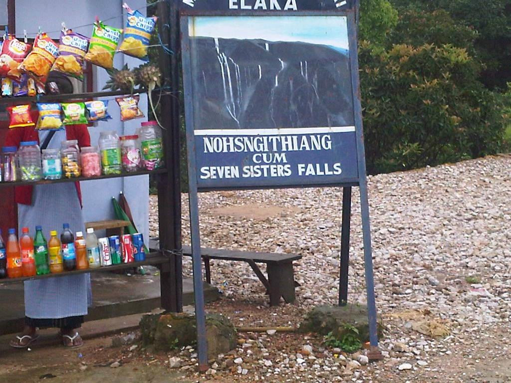 Nohsngithiang (Seven Sisters) Falls景点图片