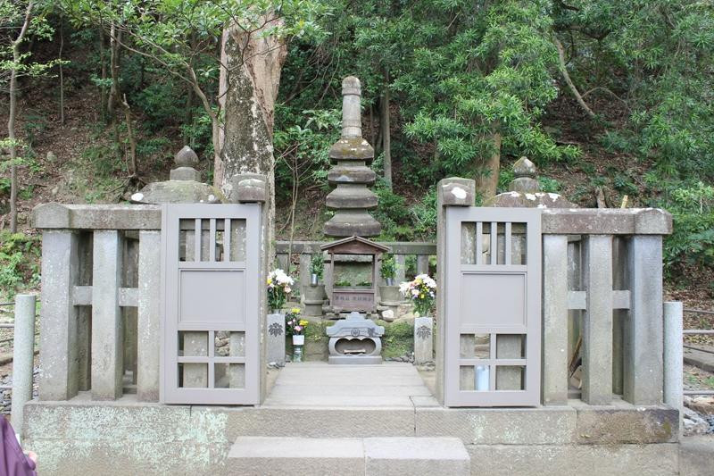 Grave of Minamoto Yoritomo-镰仓市必去景点