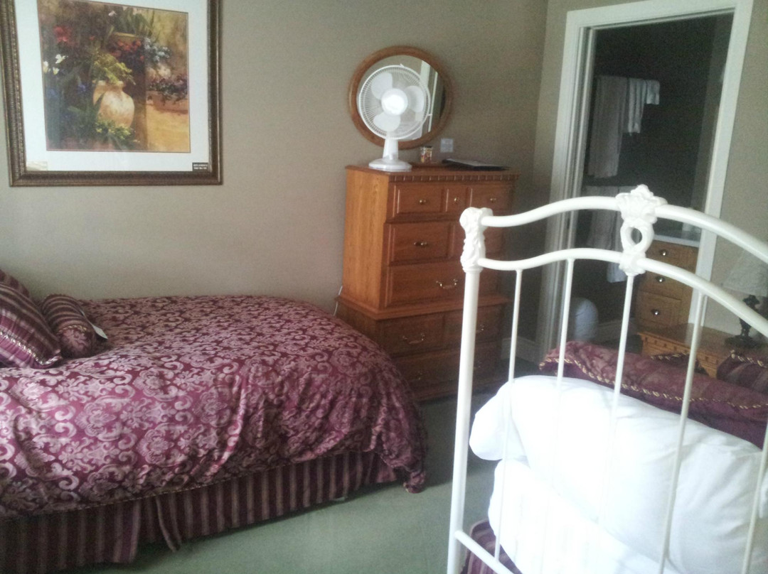 Alumni House Vermilion主图