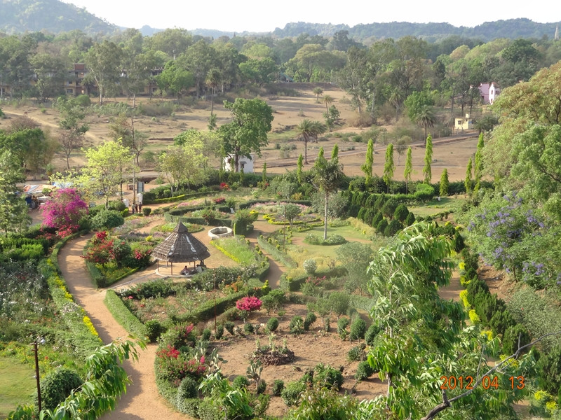 Pandav Caves景点图片