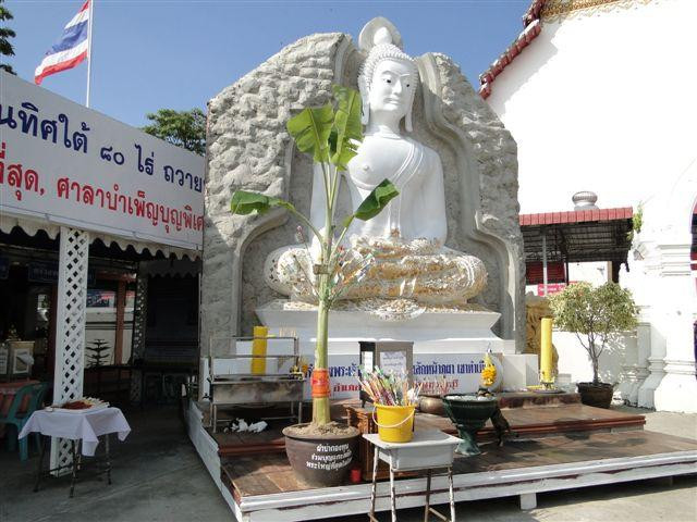 Wat Pa Lelai Woraviharn-素攀武里必去景点