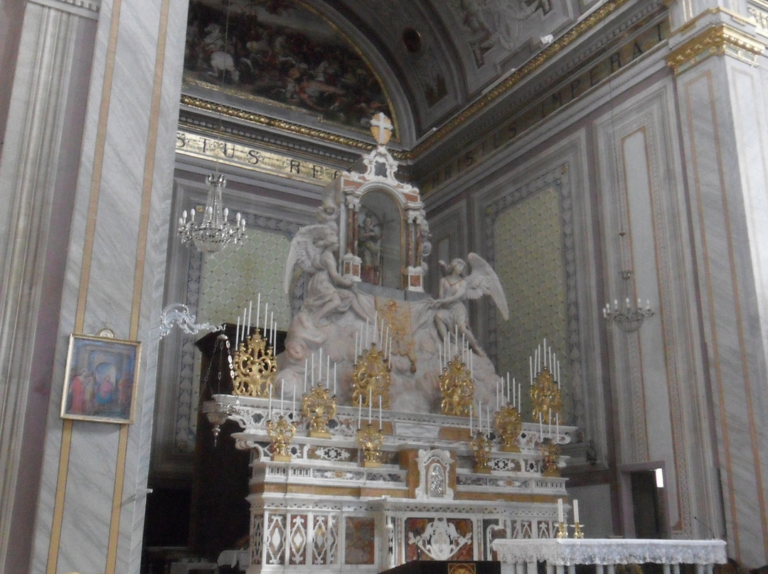 Basilica Pontificia Minore di Sant'Elena Imperatrice-夸尔图－圣埃莱娜必去景点