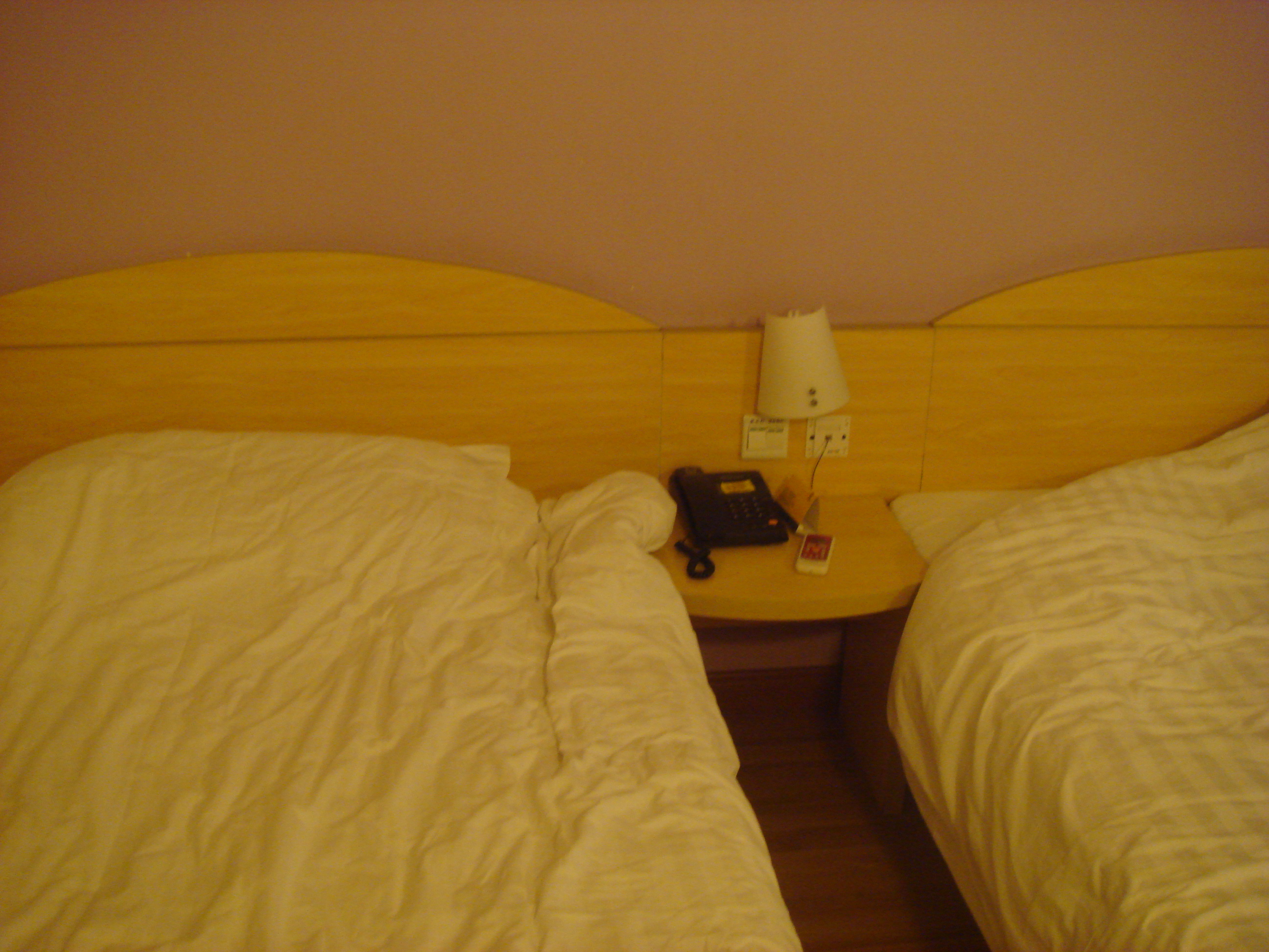 7天南京新街口常府街地铁站店-客卧