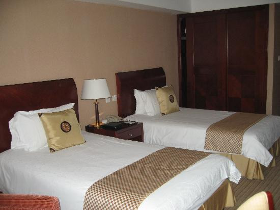 万和亚隆国际酒店主图