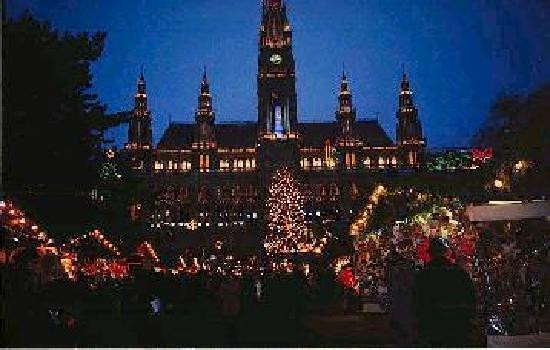 市政厅广场-维也纳必去景点