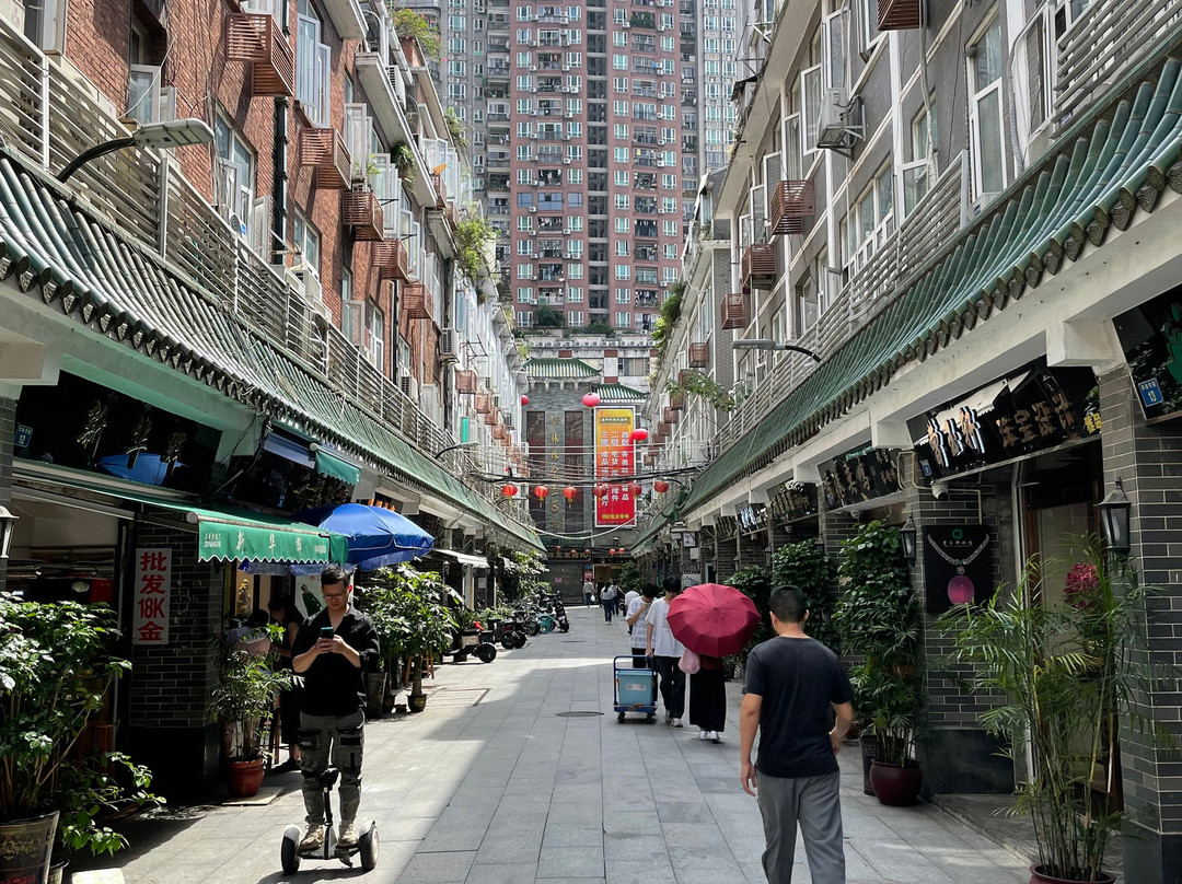 华林寺玉器一条街-广州市必去景点