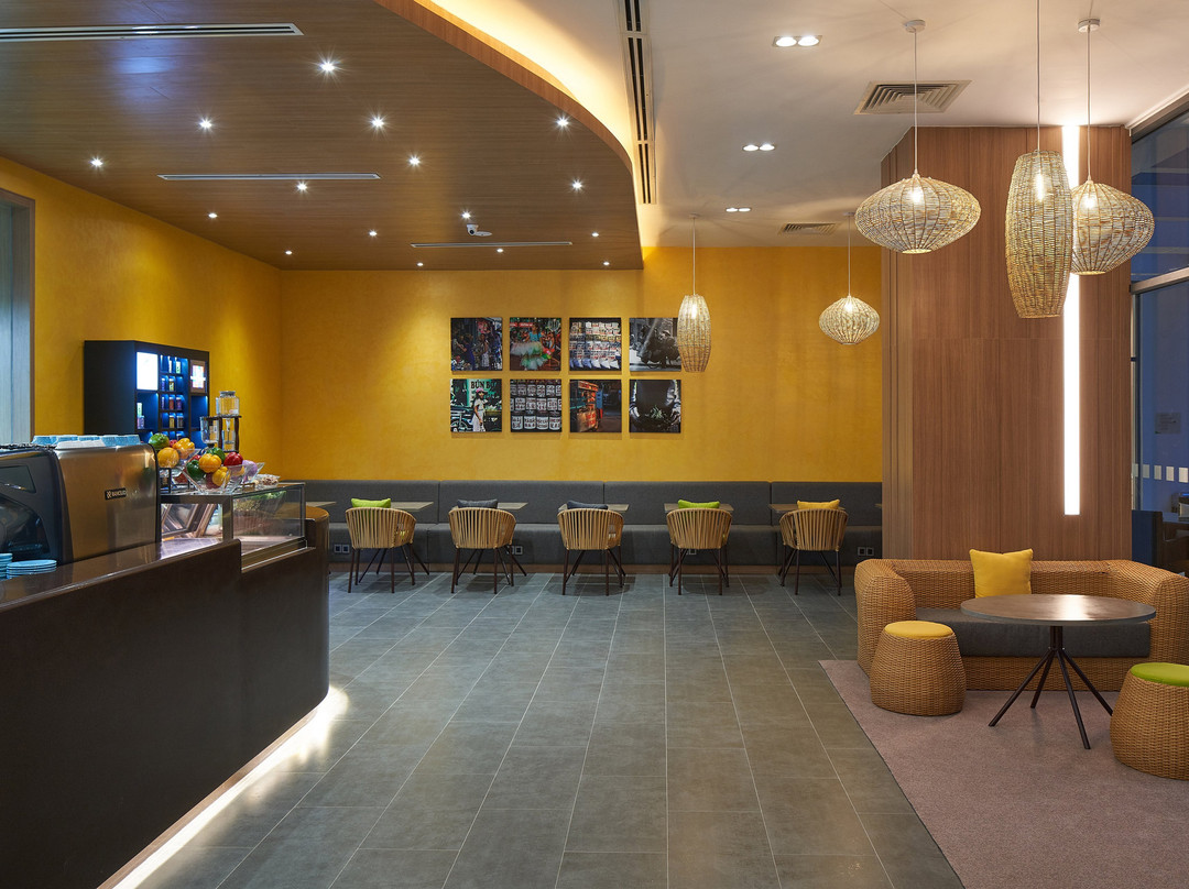 Holiday Inn & Suites Saigon Airport By IHG