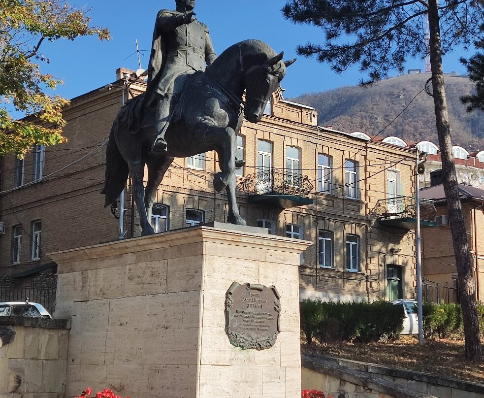 Monument to General A.P. Yermolov景点图片