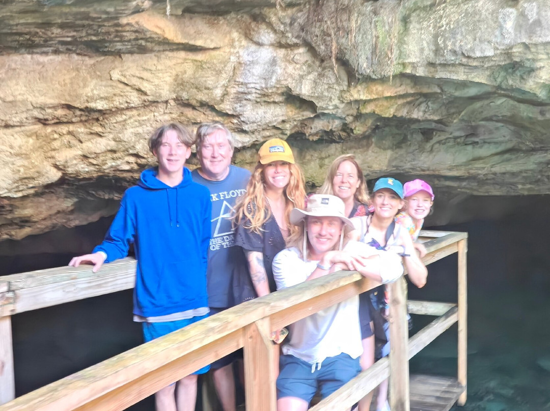 3B's Taxi Tours & Transportation Services-弗里波特必去景点