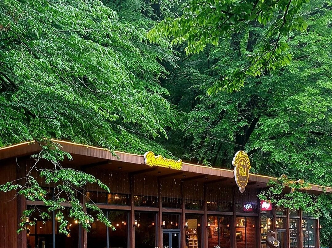 Petek  Honey House