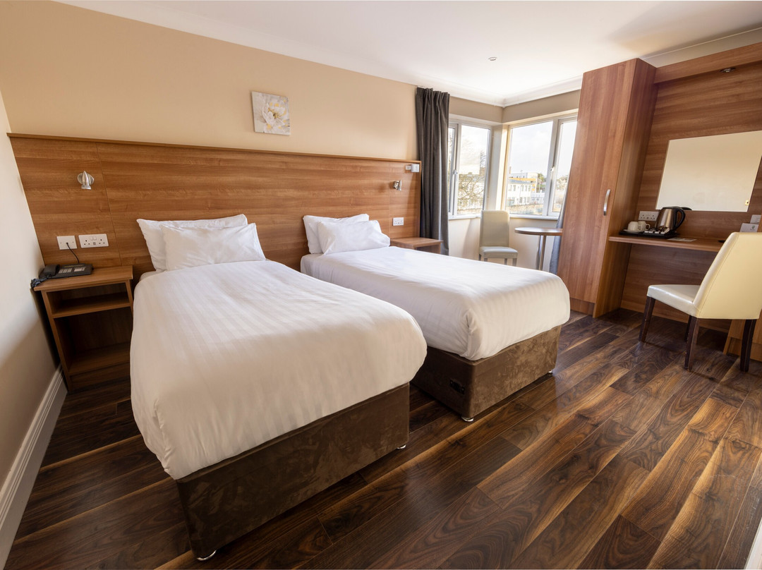 Riverside Hotel主图