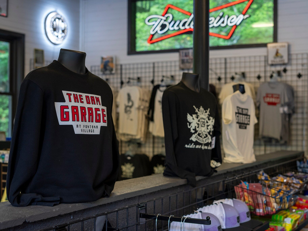 Fontana Dam餐馆和美食-The Dam Garage Gas Station