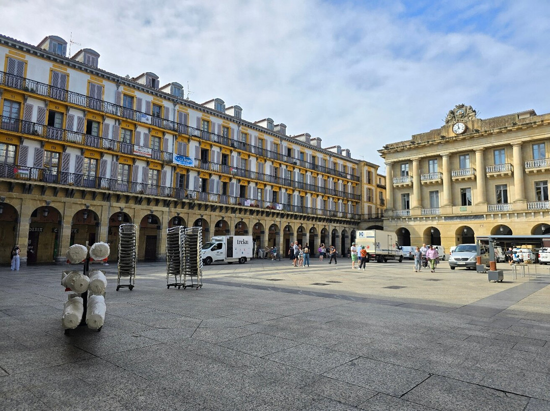 Konstituzio Plaza景点图片