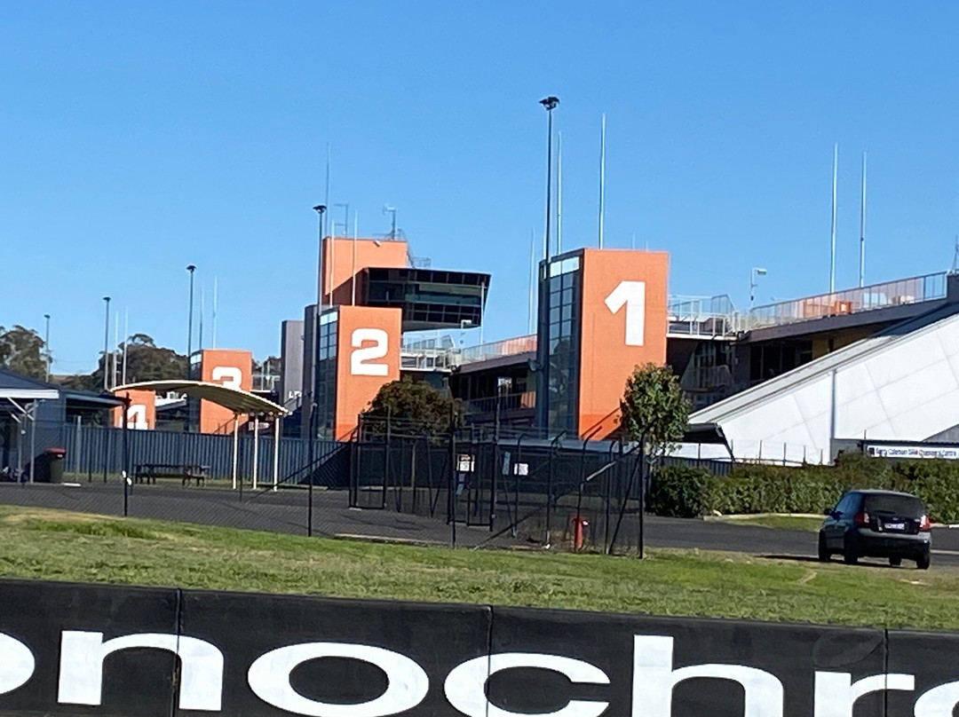 Mount Panorama Motor Racing Circuit景点图片