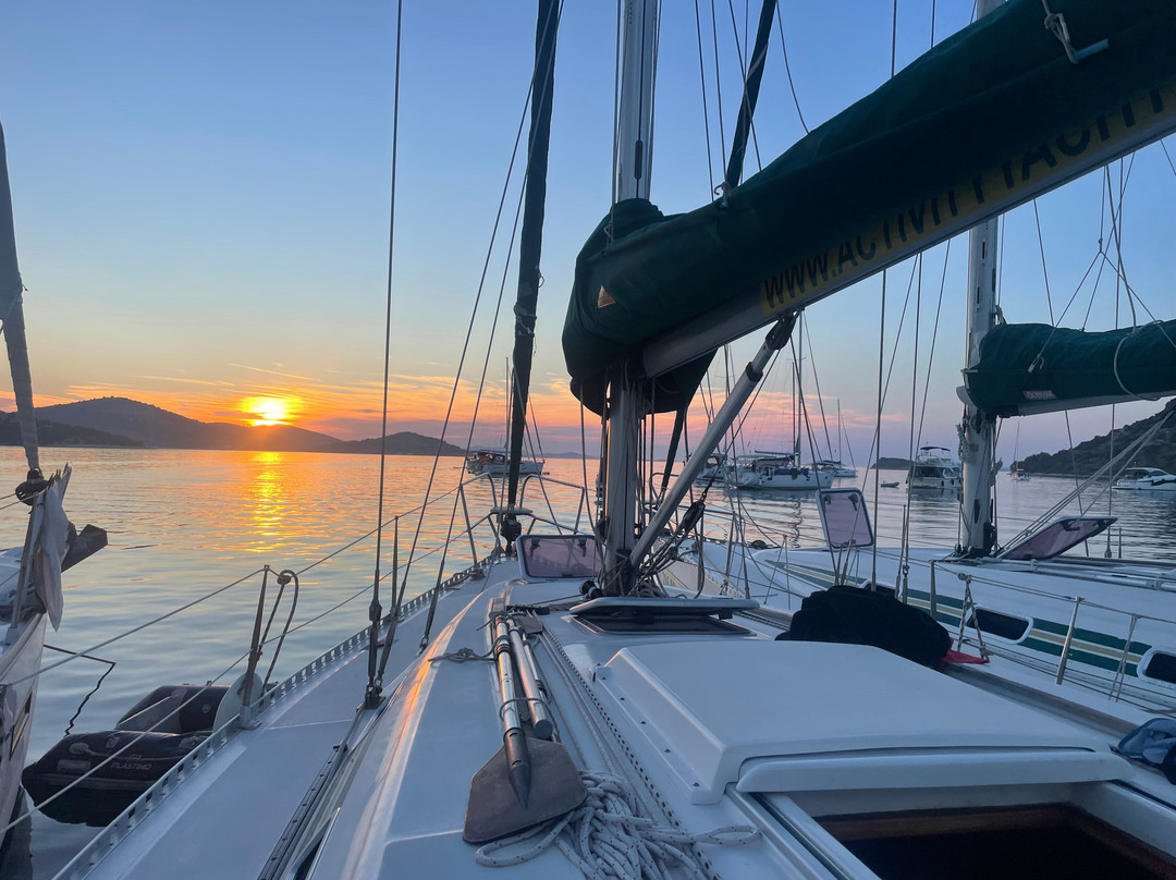 Activity Yachting Holidays景点图片