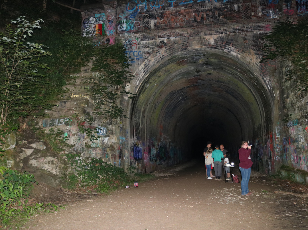 Moonville Tunnel-Vinton必去景点