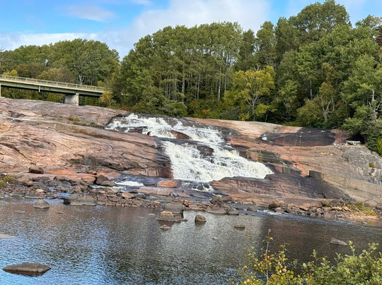 Sentier pedestre Sault aux Moutons-Longue-Rive必去景点