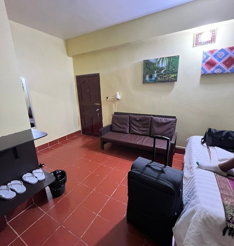 River Dolphin Hotel主图