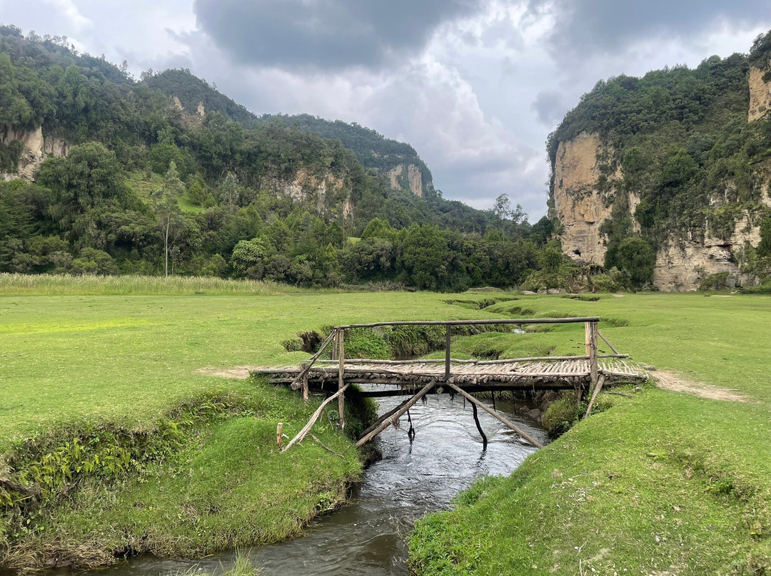 Wenchi Crater Lake & Hiking景点图片