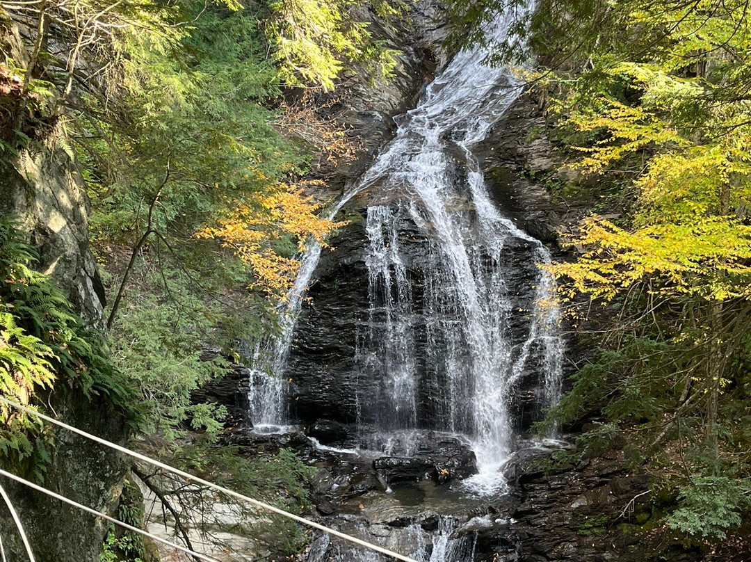 Moss Glen Falls-斯托必去景点