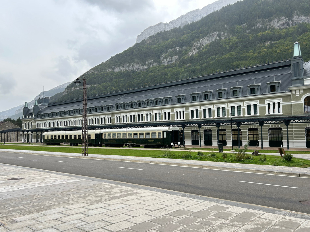 Canfranc Estación, A Royal Hideaway Hotel主图