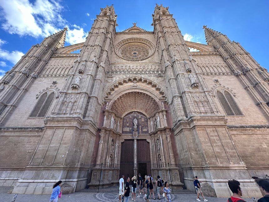 2 Wheel Tours Palma-马洛卡帕尔马必去景点