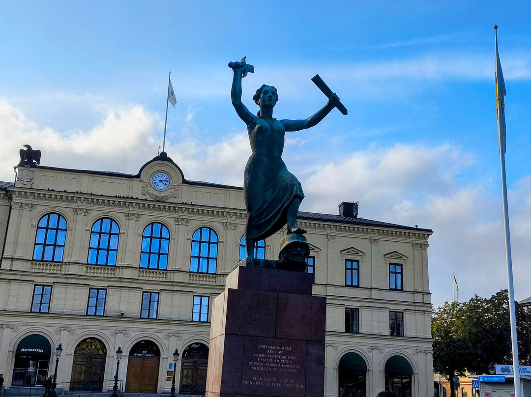 Fredsmonumentet-卡尔斯塔德必去景点