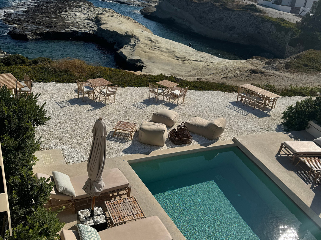 White Pebble Suites主图