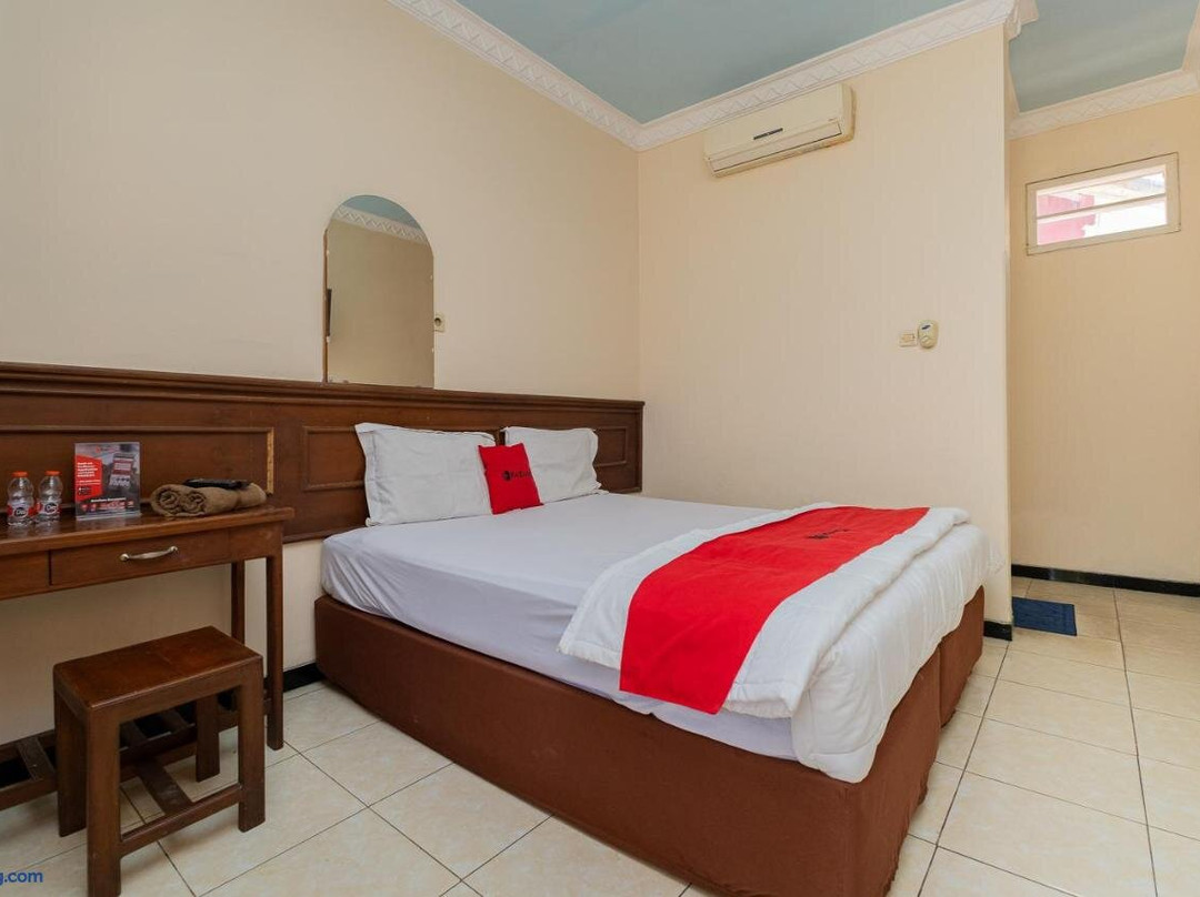 RedDoorz near Bojonegoro Train Station