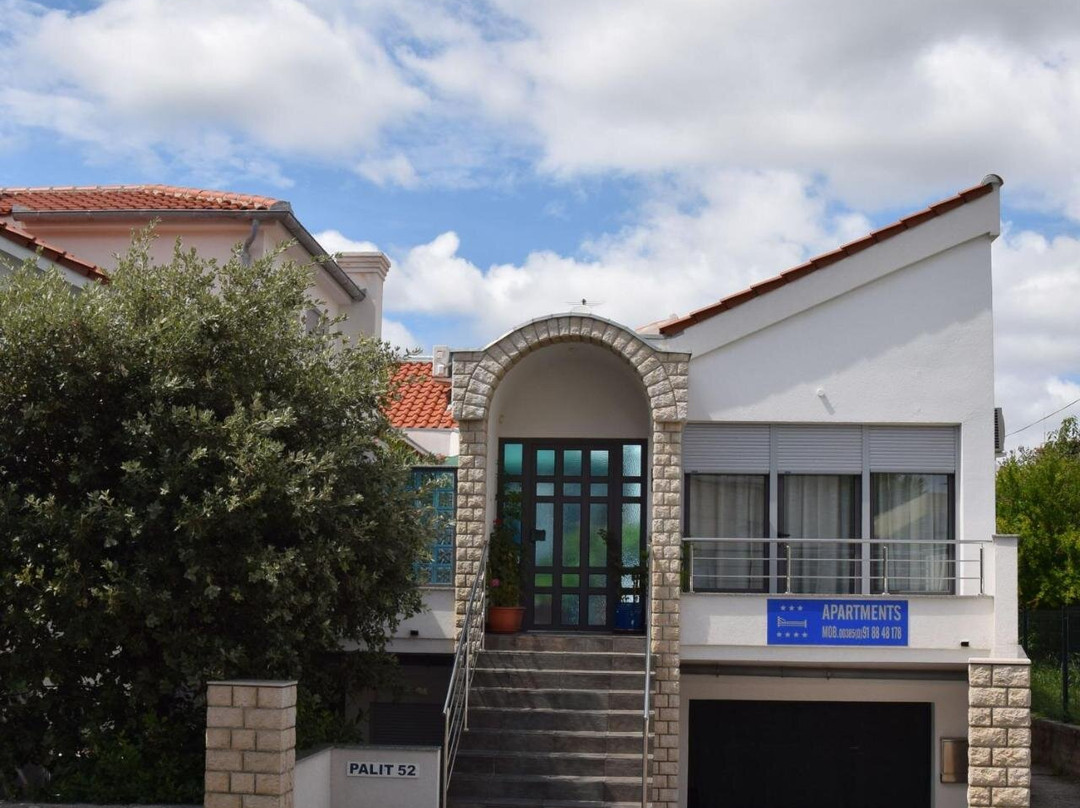 Apartments Crobeg