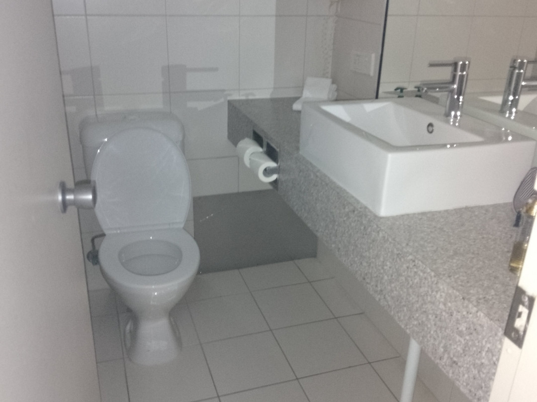 滨水斯特兰德酒店主图