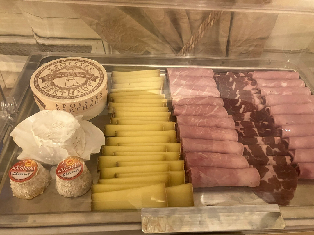 夏兰奇城堡酒店主图