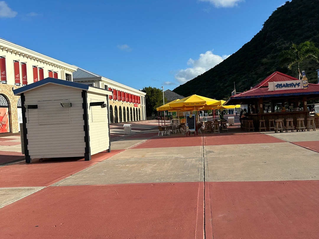 Harbour Point Village-菲利普斯堡必去景点