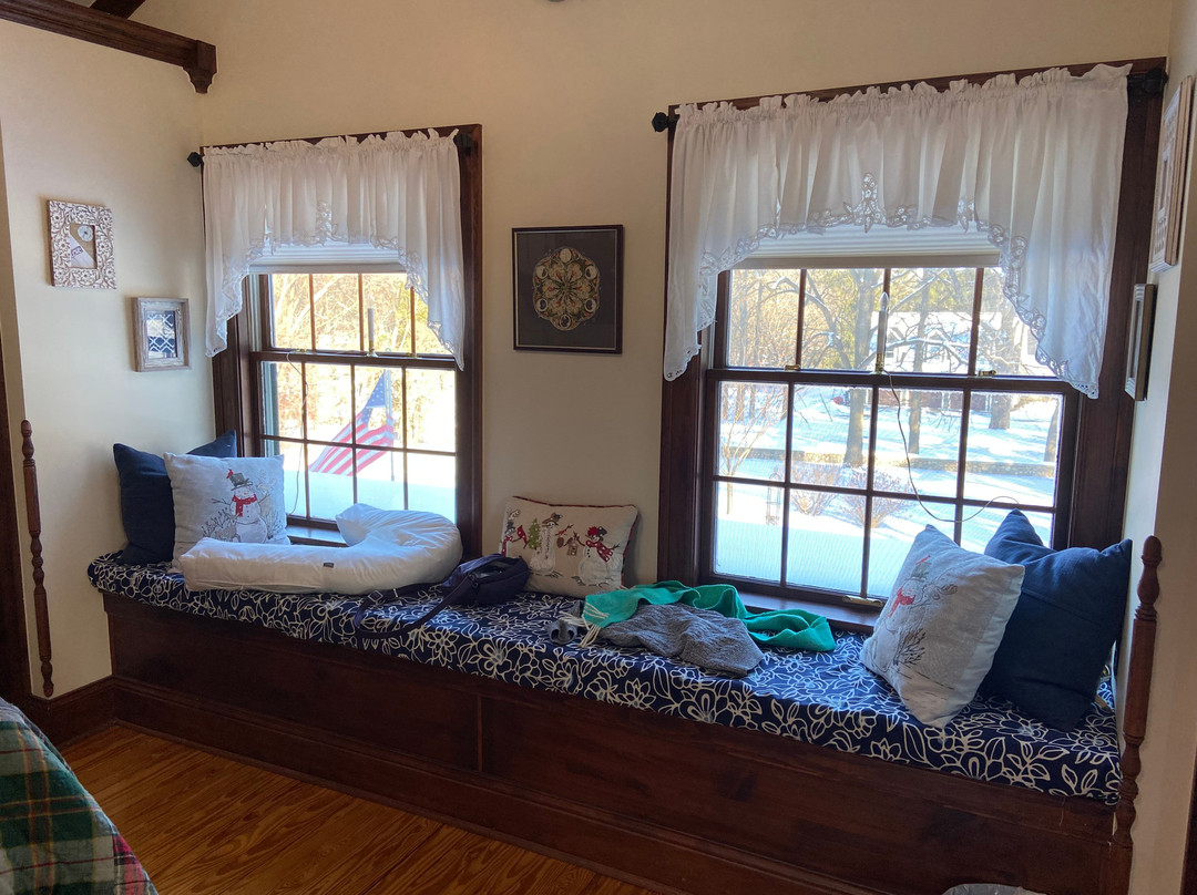 Maple Cove Bed & Breakfast And The August House主图